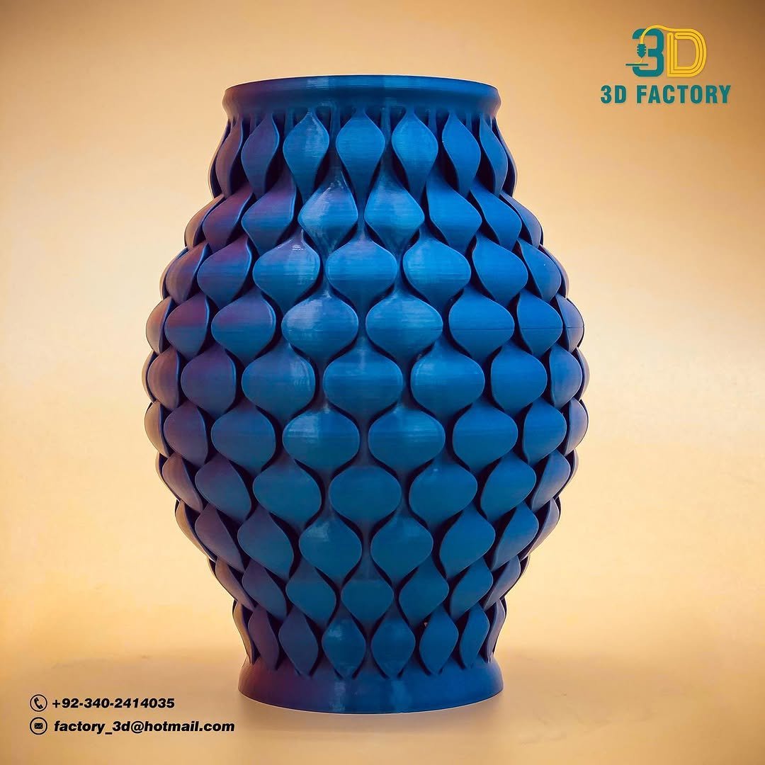 Dual-colour 3D printed vase